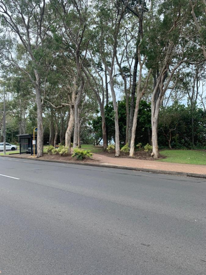 Beachfront At Silver Sands Hervey Bay Kültér fotó